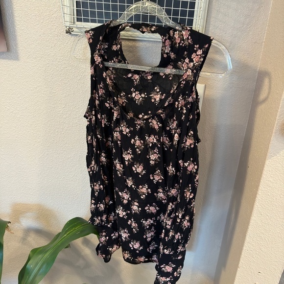 Angie Cold Shoulder Blouse - Picture 1 of 7